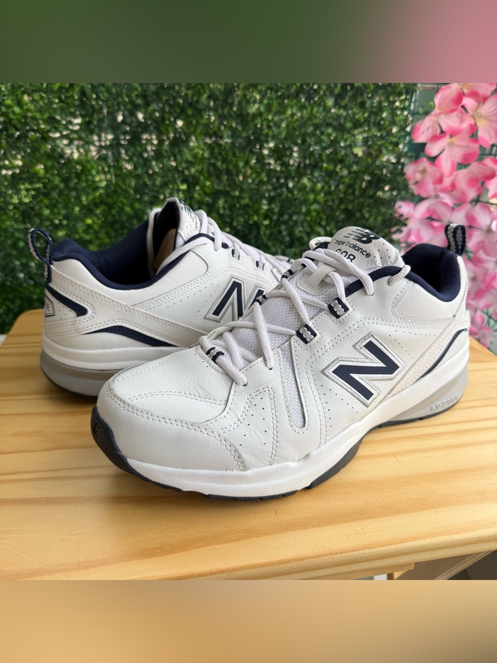 New Balance 608v5 Men’s Size 11.5 White Navy Leather Training Shoes MX608WN5